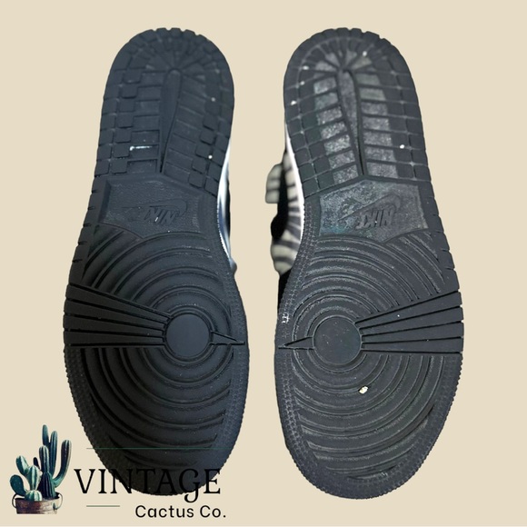 Jordan 1 Low - Zebra Print Sneakers - Great Condition - Picture 9 of 16